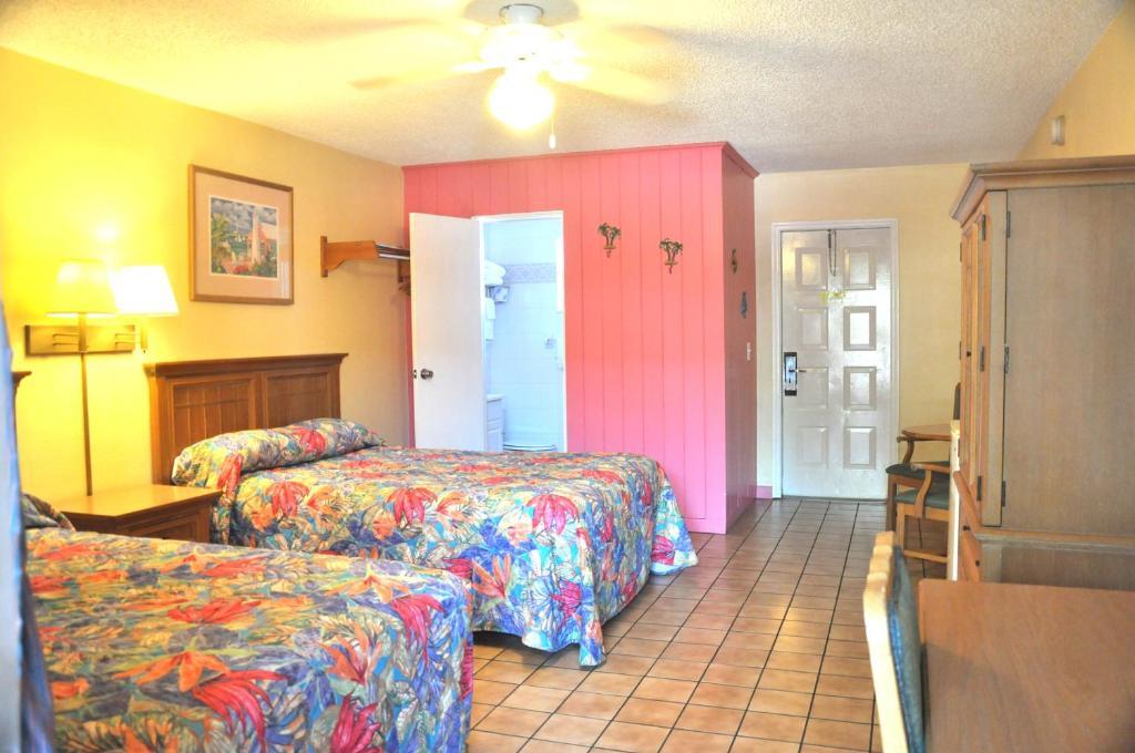 By The Beach Motel - Cocoa Beach Pokoj fotografie